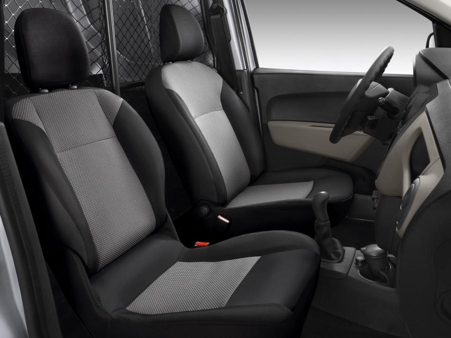 Интерьер Dacia Dokker Van 2012 года  (фото 25 из 31)